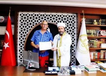 Tatil için geldiği Alanya’da müslüman oldu