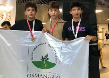 Osmangazili yüzücüler madalyaya kulaç attı