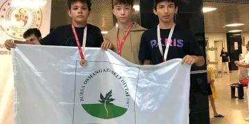 Osmangazili yüzücüler madalyaya kulaç attı