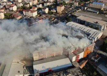 Sultanbeyli’de fabrika yangını