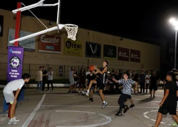 İnegöl’de sokak basketbolu heyecanı başladı