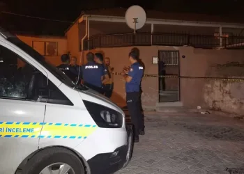Kanser hastası babasını bıçaklayarak öldürdü