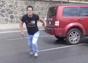 Trafikte silahlı maganda dehşeti