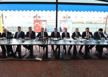 CHP’li 11 büyükşehir belediyesinin AK Parti grup başkanvekillerinden ortak açıklama