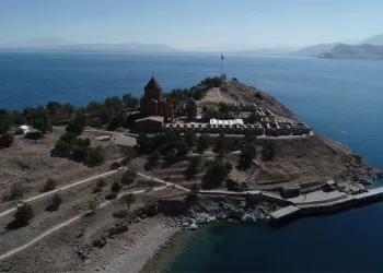 Akdamar Adası’nda Ermeni ayini