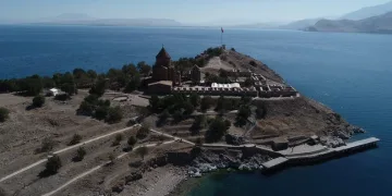 Akdamar Adası’nda Ermeni ayini
