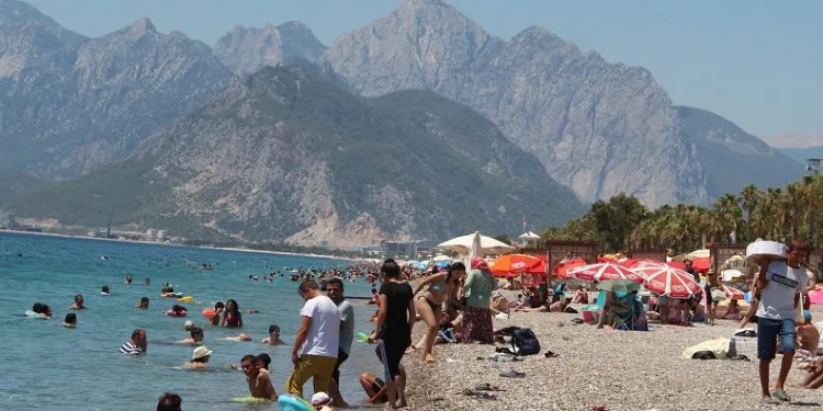 Antalya’da turist sayısı 9 milyonu geçti