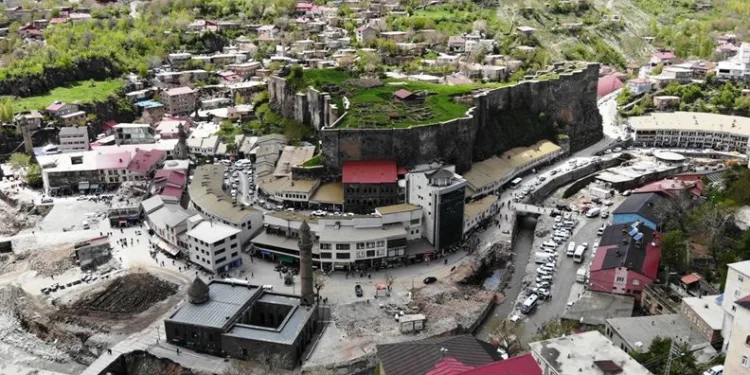 Bitlis’in tarihi yapıları gün yüzüne çıkarılıyor