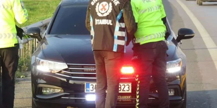 İçişleri Bakanlığı’ndan çakarlı araç genelgesi