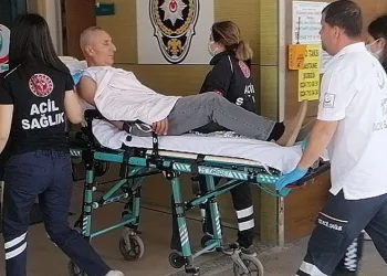 Bursa’da dedikodu kavgası! Arkadaşını bıçakladı