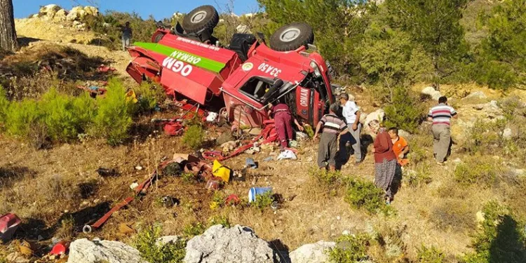 Yangına giden orman personeli kaza yaptı