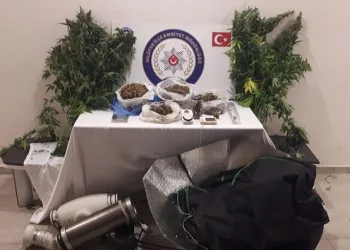 Bursa’da evini uyuşturucu imalathanesine çevirdi