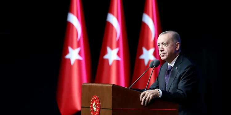 “Eğitimi siyasete meze yapmak doğru değildir”