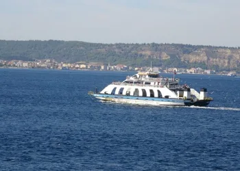 Bozcaada ve Gökçeada feribot seferleri iptal edildi