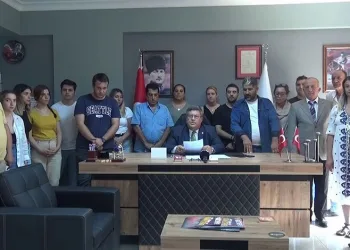 TDP İzmir İl Başkanı ve 12 ilçe başkanı istifa etti
