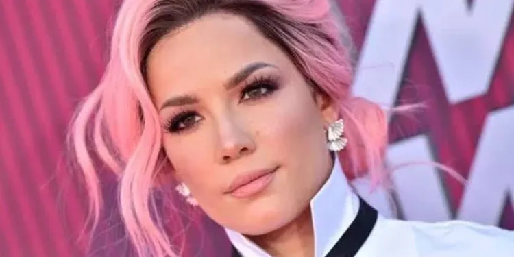 Dünya yıldızı Halsey Türkiye’ye geliyor