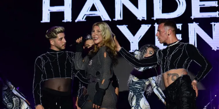 Balkan Panayırı’nda Hande Yener coşkusu