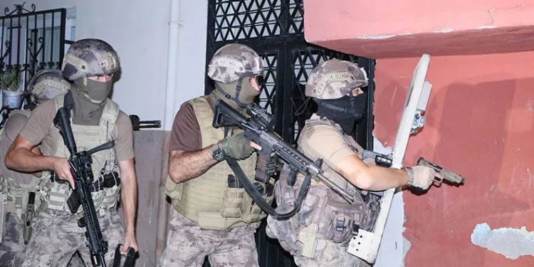 PKK’ya gece operasyonu: 9 gözaltı