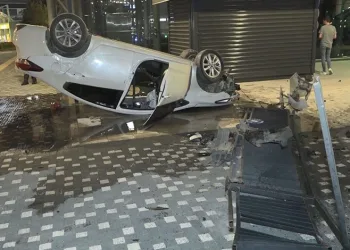 Bursa’da alkollü sürücünün kullandığı araç takla attı