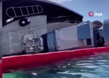 İsviçreli iş adamının yatı, Yunanistan’da yan yattı
