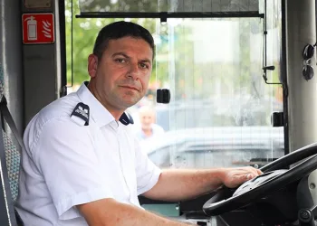 Sakarya’da fenalaşan yolcu için güzergahını değiştirdi