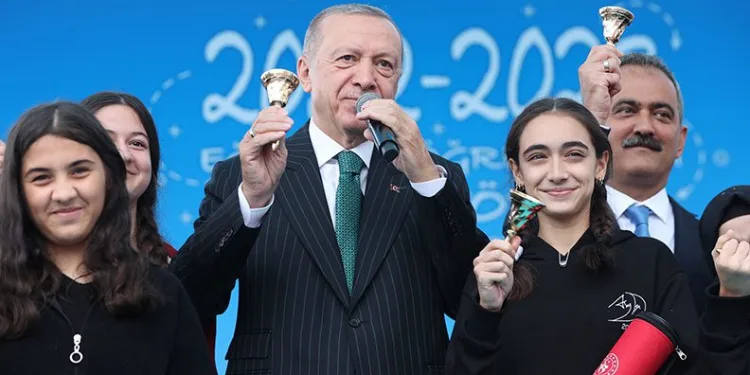 “Her yıl bütçeden en büyük payı eğitime tahsis ettik”