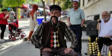 Bursa’da bıyıklarını kesmemek için işini bıraktı