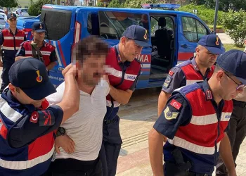 Karısının boğazını keserek öldüren eş tutuklandı