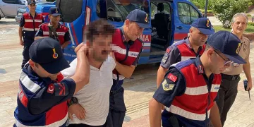 Karısının boğazını keserek öldüren eş tutuklandı