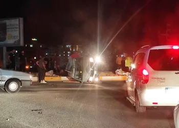 Şanlıurfa’da iki otomobil çarpıştı: 9 yaralı