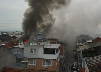 Bursa’da iki katlı ev küle döndü