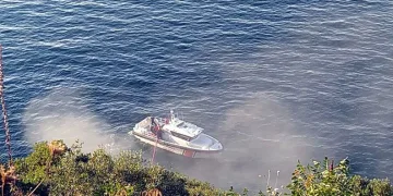 Bursa’da balık tutarken tekneleri alev aldı