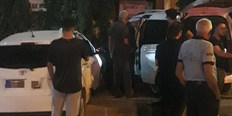 Elazığ’da kaza yapan otomobiller, ATM’ye daldı: 2 yaralı