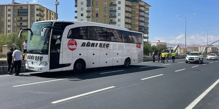 Ağrı’da korkunç kaza: 1 ağır yaralı