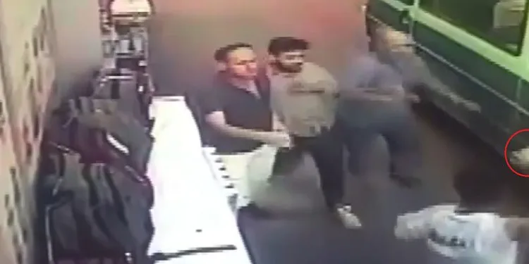 Bursa’da baba-oğula bıçaklı saldırı