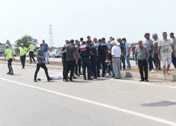 Traktöre çarpan motosiklet sürücüsü hayatını kaybetti