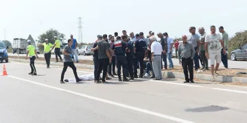 Traktöre çarpan motosiklet sürücüsü hayatını kaybetti