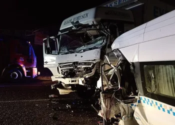 Düğün dönüşü feci kaza: 8 ölü, 9 yaralı