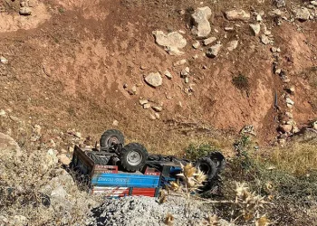 Siirt’te tarım aracı devrildi: 1’i ağır 3 yaralı
