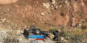 Siirt’te tarım aracı devrildi: 1’i ağır 3 yaralı