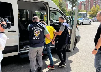 Beşiktaşlı futbolculara saldıran şahıs serbest bırakıldı