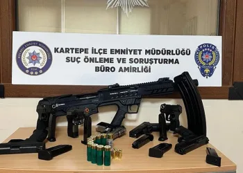 Kocaeli’de ruhsatsız silah taşıyan 8 kişiye gözaltı
