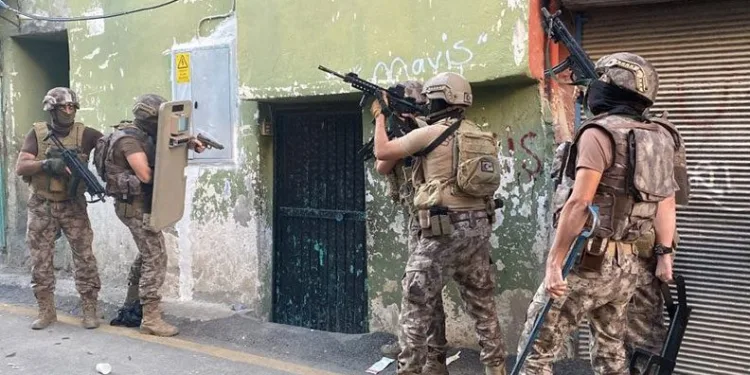 Mersin’de DEAŞ operasyonunda 3 kişi tutuklandı