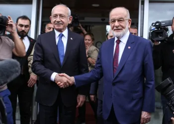Kılıçdaroğlu’ndan Karamollaoğlu’na ziyaret