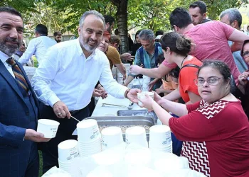 Bursa’da çölyak hastalarına glutensiz aşure