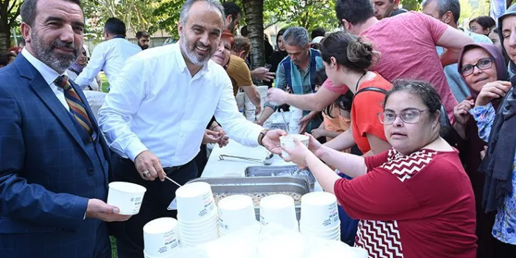 Bursa’da çölyak hastalarına glutensiz aşure