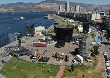 Tarkan konseri Gündoğdu Meydanı’na taşındı