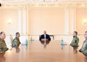 Aliyev, komutanlarla Ermenistan’ın provokasyonlarını görüştü