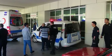 Kocaeli’de husumetliler birbirine girdi
