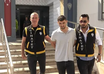 Metroda bıçaklanma olayının sebebi “yan bakma” meselesi